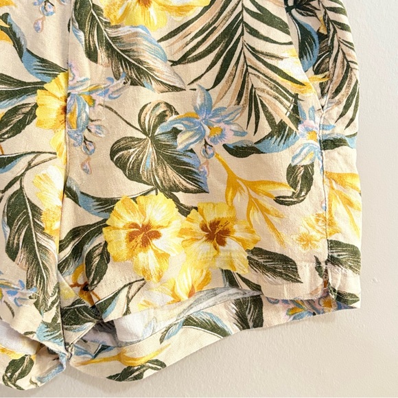 Old Navy Mid-Rise Linen Blend Yellow & Green Floral Shorts 5” - Picture 7 of 15